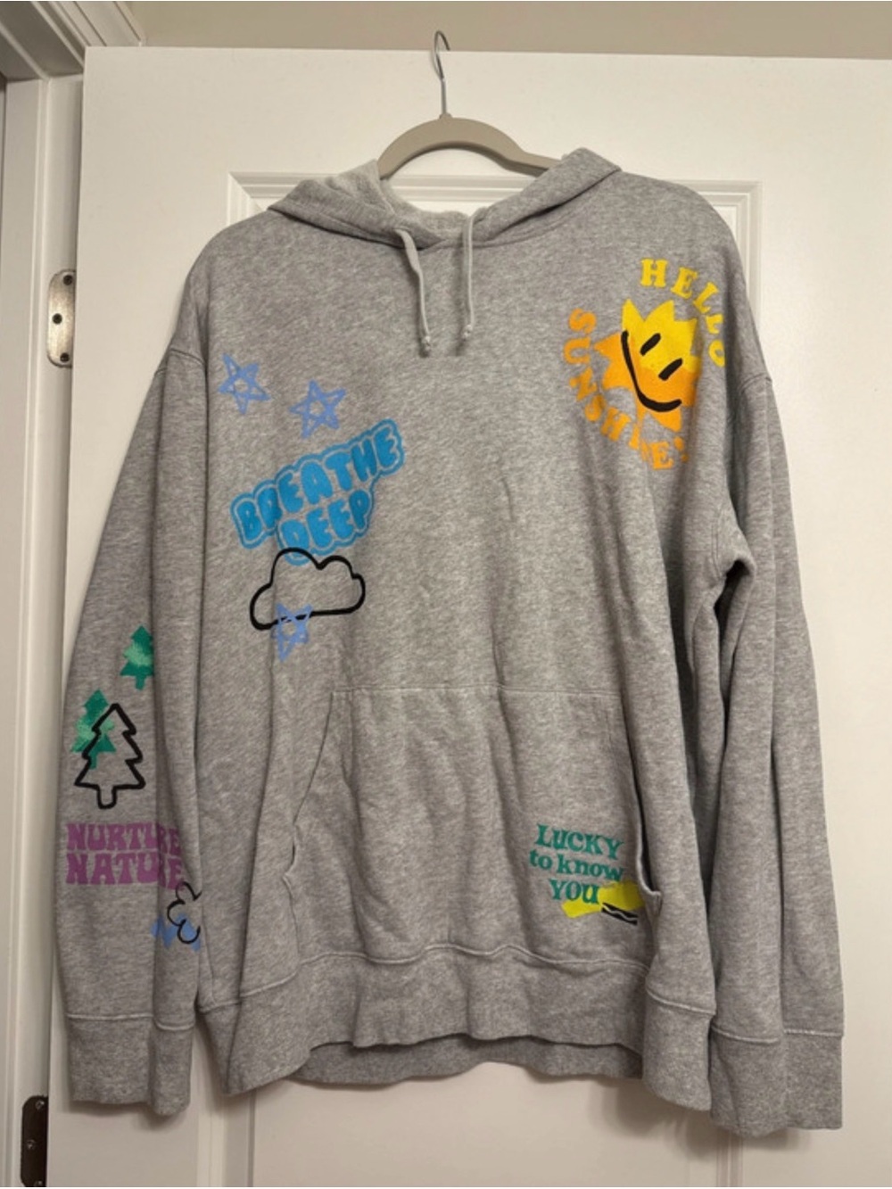 Gray Graphic Hoodie Sweatshirt - Cheerful Sun & Slogan Design